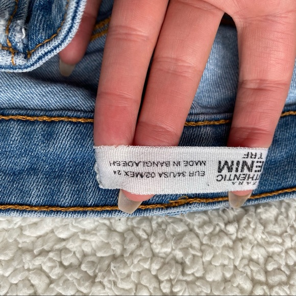 Zara Crop High Waisted Jeans - Picture 2 of 2